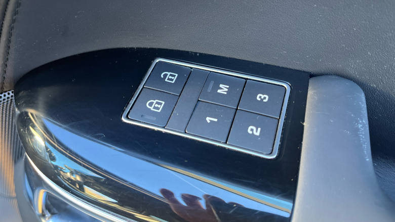 Land Rover Range Rover Sport 3.0 D300 HSE Dynamic Black 5dr Auto Diesel Estate